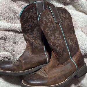 ARIAT Delilah Round Toe Western Boot. W 8.5